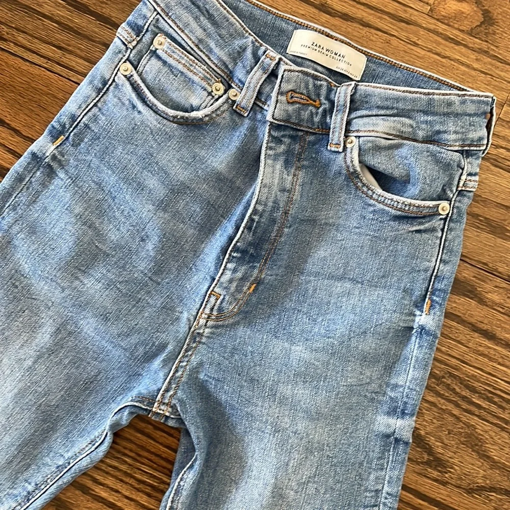 Jeans - Picture 2 of 2